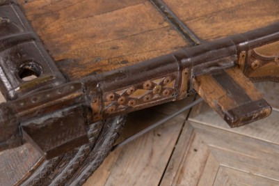 moroccan-style-coffee-table-close-up